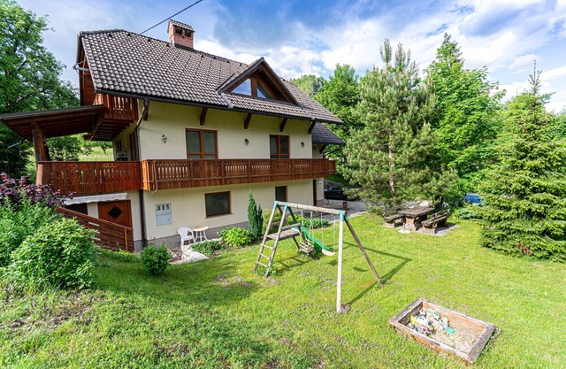 Quiet and Cosy Duplex Apartment with Balcony and Garden