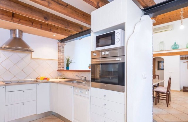Quiet and typical house with perfect location in center of Soller