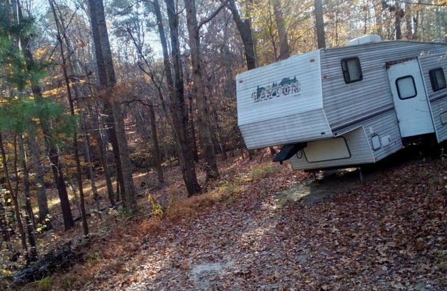 Quiet camper Wooded space Small creek Extra cruelty free & vegan avail Enjoy!