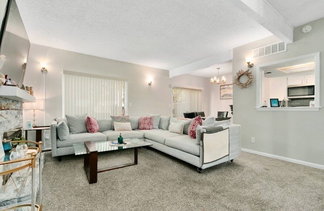 Quiet & Charming 2BR/1.5BA Townhome