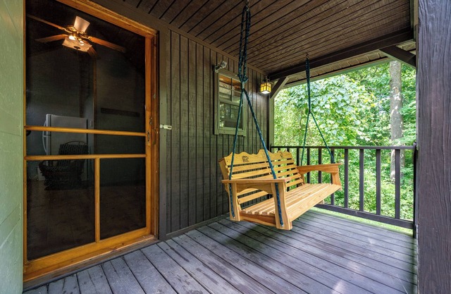 Quiet Country Cabin Near Trails & State Parks