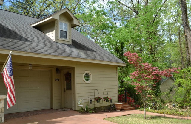 Quiet creekside retreat on Lake Bob Sandlin - boat dock on property