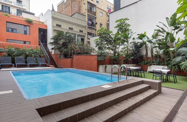 Quiet duplex with private terrace in the neighborhood of Gracia
