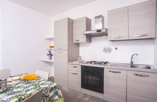 Quiet Flat “Appartamento 1” with Mountain View, Terrace, Garden & A/C