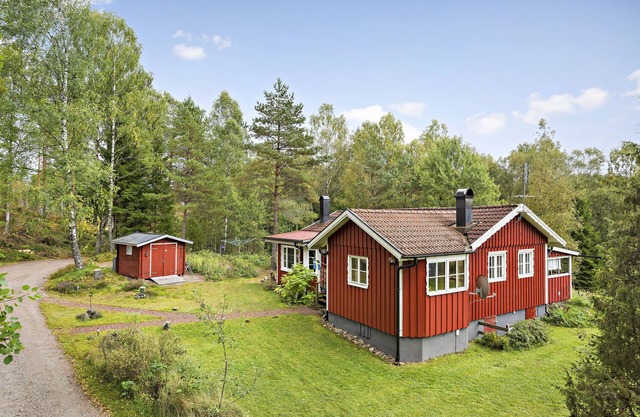 Quiet holiday house for max. 6 persons with sauna and bath tub