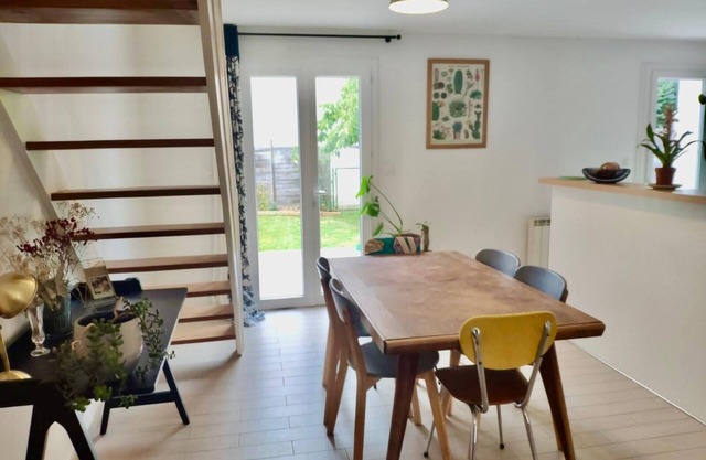 Quiet house with garden, 2 minutes from a park and the banks of the Sèvre river