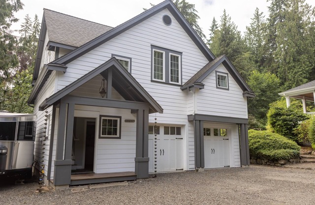 Quiet island retreat - 1/4 mile from Fay Bainbridge Park
