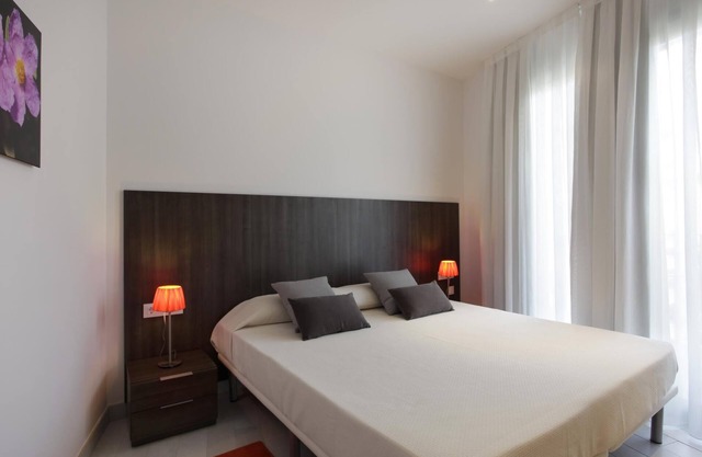 Quiet one-bedroom apartment and sofa bed
