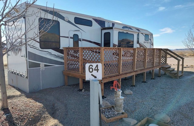 QUIET RETREAT 30 MINUTES NORTH OF MOAB ! 3 beds , bath and a half