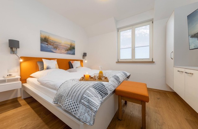 Quiet vacation apartment with fireplace close to the beach.