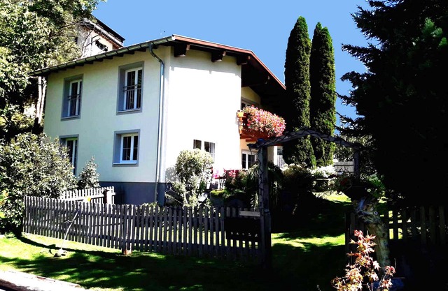 Quietly located apartment with garden