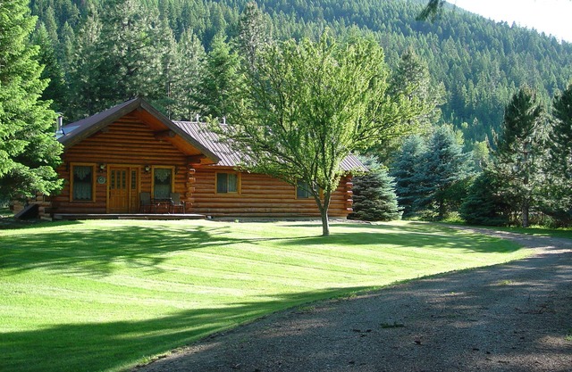 Quintessential Riverfront Montana Log Home Experience