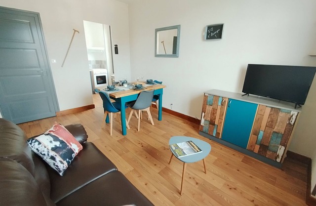 Résidence de Michèle Meublé de 45m² Pour 2 Adultes + 2 Enfant Jardin et Parking