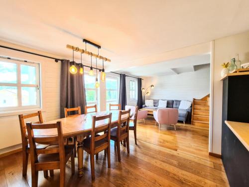 Résidence Hameau - Chalet spacieux · Poêle à bois · WIFI gratuit et illimité · Garage MAE-7359