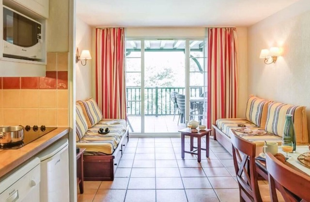 Résidence Pierre & Vacances Le Parc d'Arradoy*** - Apartment for 4 people - 1 bedroom - Terrace or balcony