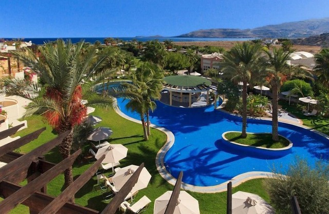 R 810 Deluxe Villa with Private Pool Jacuzzi Bathtub Breakfast Incl