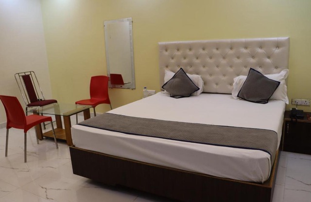 R.S GRAND HOTEL