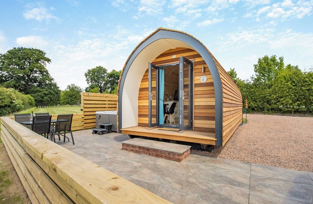 Rabbits Rest - UK46128