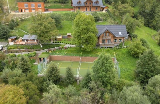 Rakhiv House
