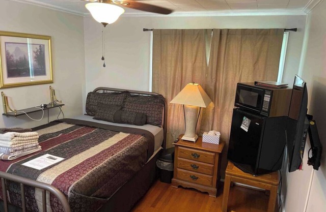 Ranch style brick home (Private room)