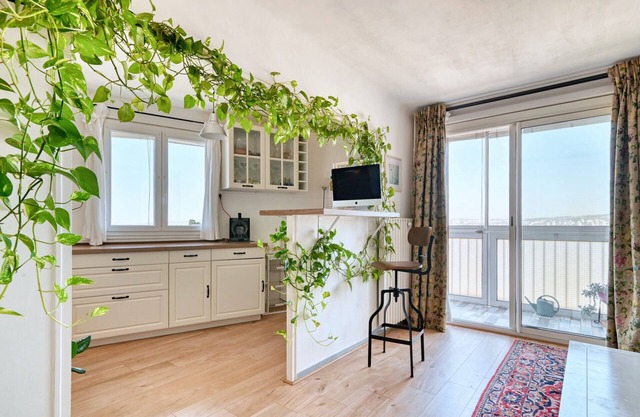 RANQUE-Appartement Moderne avec Loggia et Vue à Ma