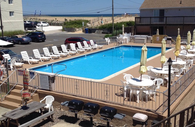 RATE DEAL of the CENTURY 9/20-9/27 150/nitenNewly Renovated Beach Front Property
