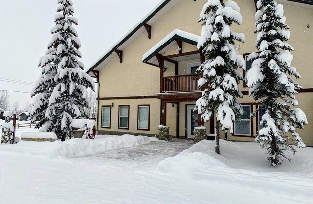 Raven's Nest Hotel