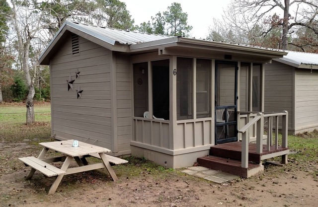 Really cute, rustic cabin on Lake Sam Rayburn, Tx - Cabin 6