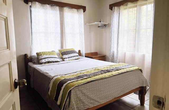 Realpolitik - Suite in bungalow with WiFi & AC