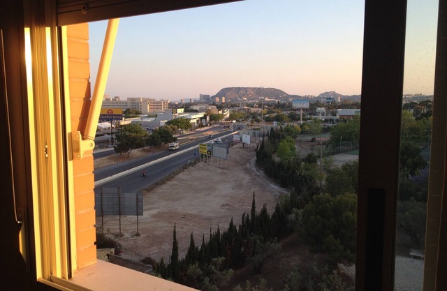 Recently built apartment, views of the castle of Santa Bárbara and gardens.