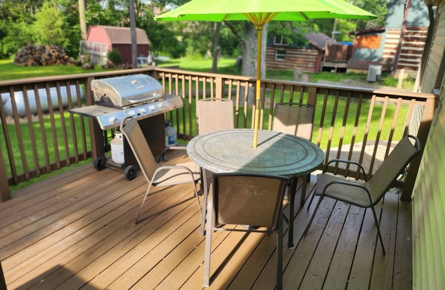 Recently remodeled 3 bed, 1.5 bath home on a beautiful lot w 3 ponds & creek