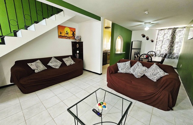 RECENTLY REMODELED HOUSE, DOWNTOWN