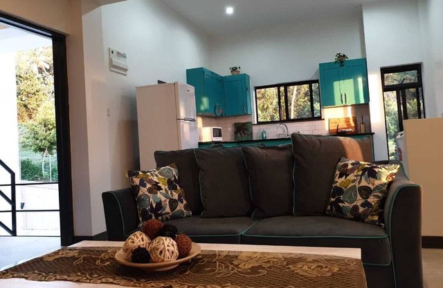 Red Hill apartments is situated on a hill top, enveloped in true nature.
