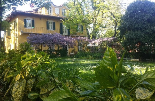 Red Room at Villa Mirano Bed and BreakFast Piossasco - Turin - Piedmont