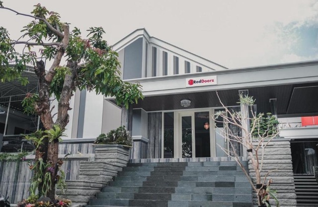 RedDoorz Plus @ Jalan Dr. Cipto Mangunkusumo Lampung