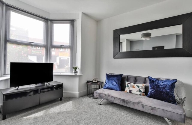 ★Refurbished★ Plush Property|Great Transport Links