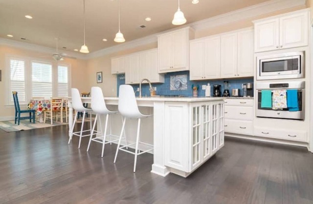 Rehoboth Beach Retreat - 4BR home close to Tanger outlets, bike trail, pool