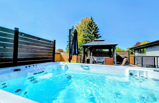 Relax in Nature| SwimSpa + Fire Pit| Niagara Falls