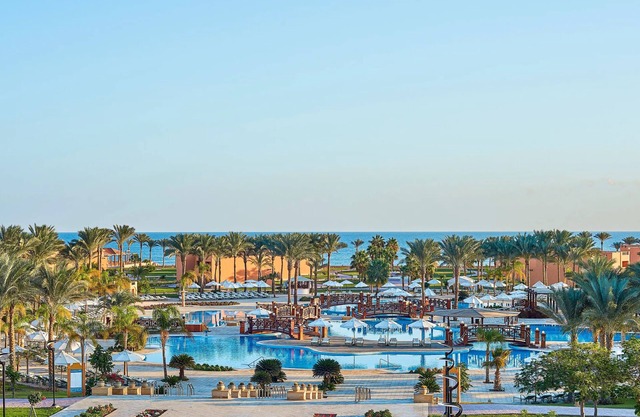 Relax in Style |3 Rooms, Coral Adventures, Spa Pampering & Seafront Pool Lounge