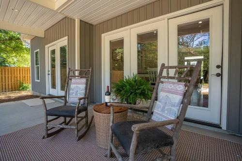 Relax, Rewind, Repeat - New Country Cottage