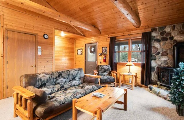 Relaxin Cabins 2BR, 1BA #4