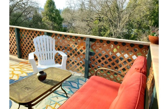 Relaxing Family Home with Hot Tub in Historic Jackson