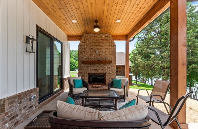 Relaxing Lakefront Retreat with Dock on Watts Bar Lake