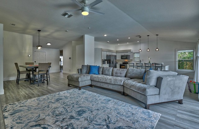 Relaxing Pool Home w/lake- Centrally Located