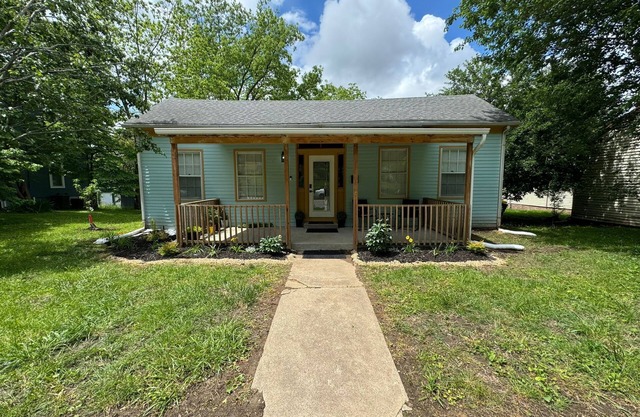 Relaxing Three Bedroom Getaway in Boonville