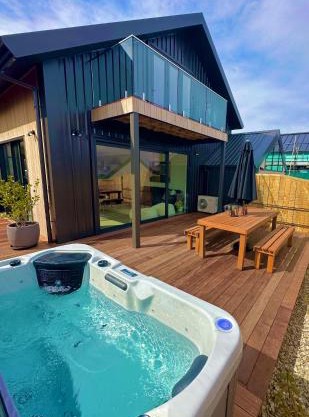 Remarkable View with Outdoor Hot Tub