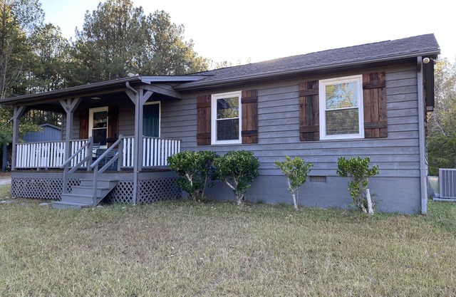 Remodeled cabin - minutes from boat ramps & lake fishing!