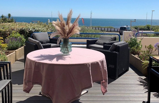 Renovated flat in a residence near the ocean Les Sables