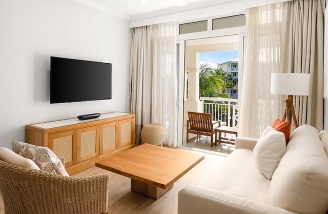 Renovated Resort Suite | TWO All-Inclusive Suites, Pool & Ocean Access