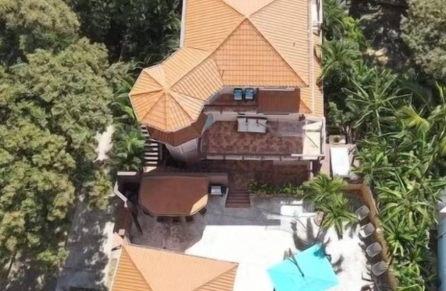 Renovated West Bay Resort-Like Luxury! Ocean Views, Pool/W-Fall, Walk to Beach!
